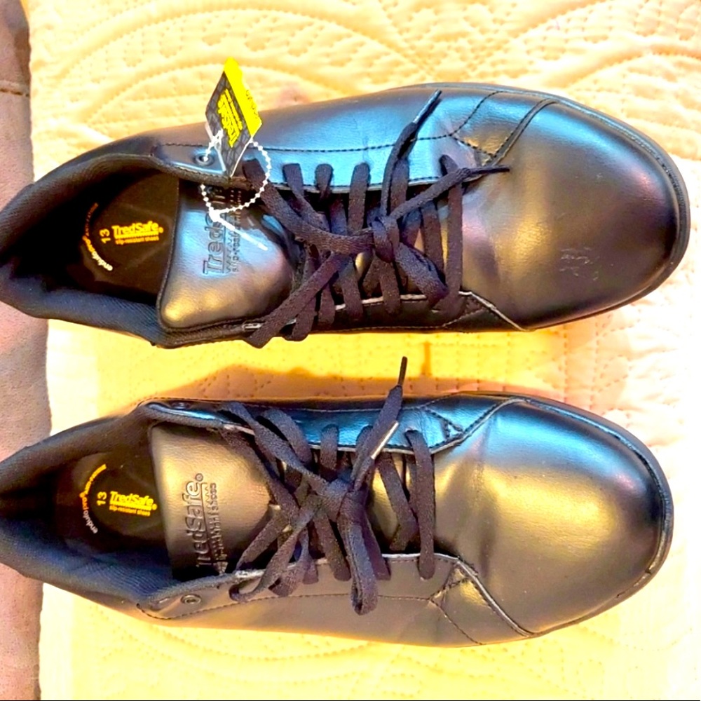 Tredsafe slip resistant mens shoes size 13